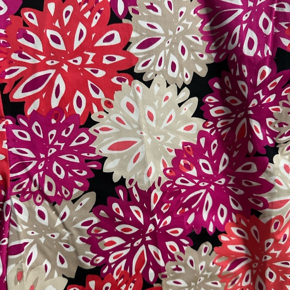 Beautiful bright floral pants. π - Picture 6 of 8